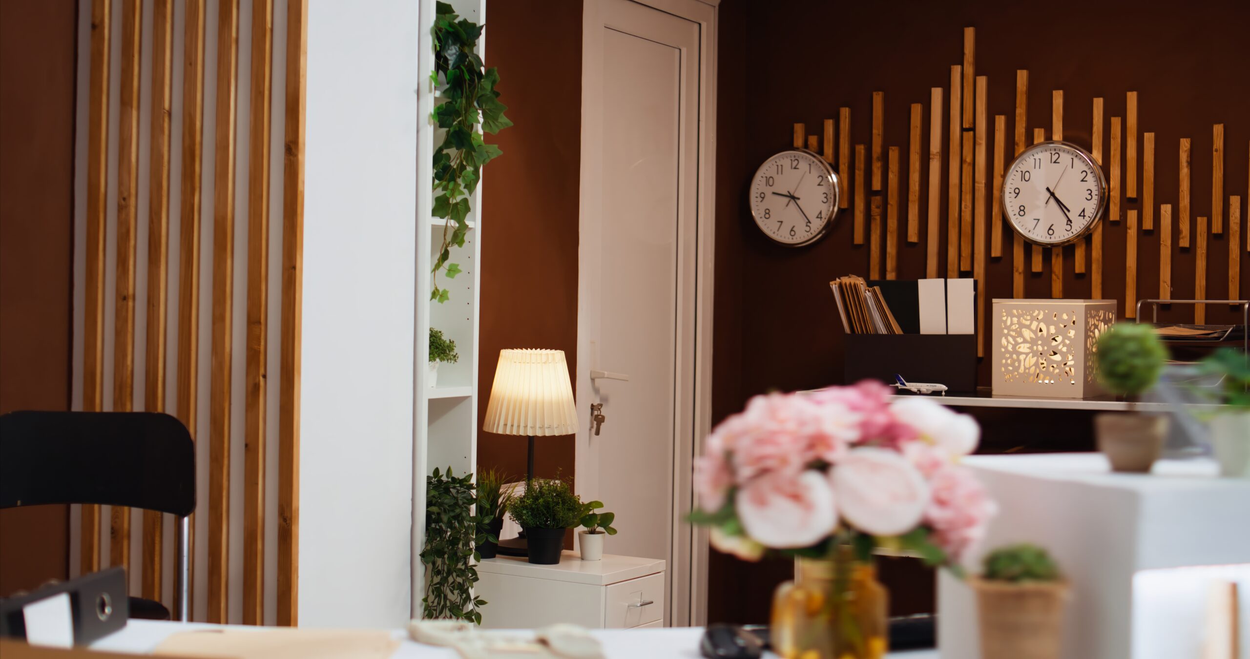 Empty hotel reception entryway with glamorous decorations
